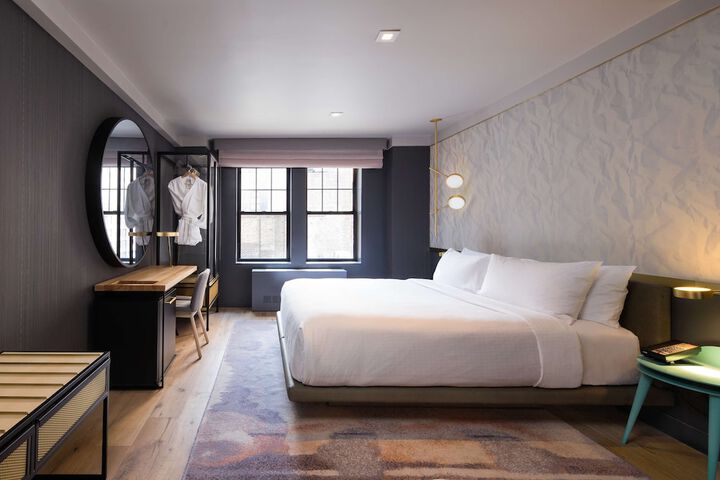 Room 17 of 51