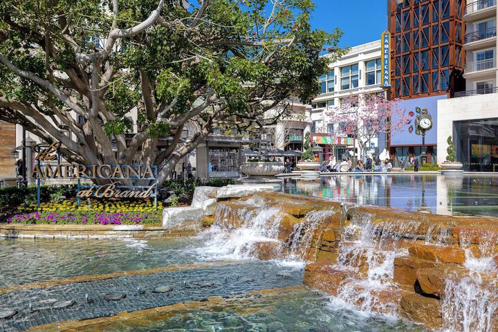 Holiday Inn Express & Suites Glendale Downtown by IHG