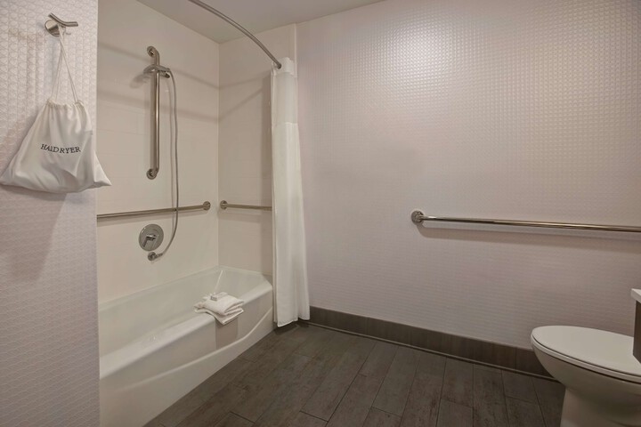 Room 28 of 42