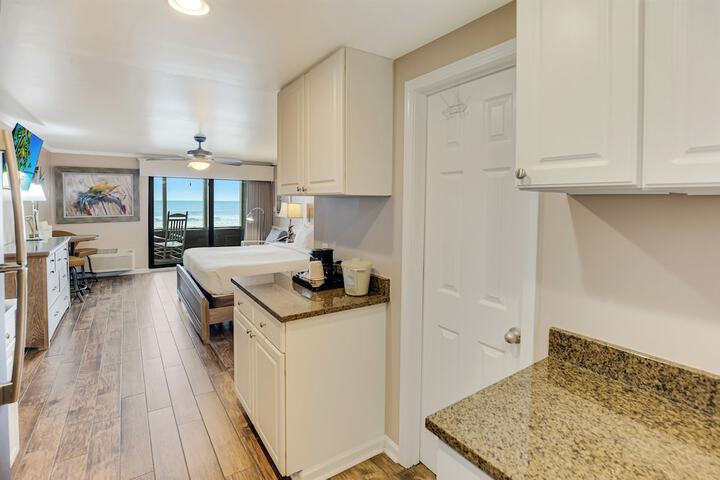 The Oceanfront Litchfield Inn