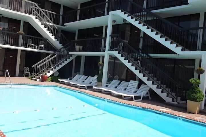 Pool 7 of 35