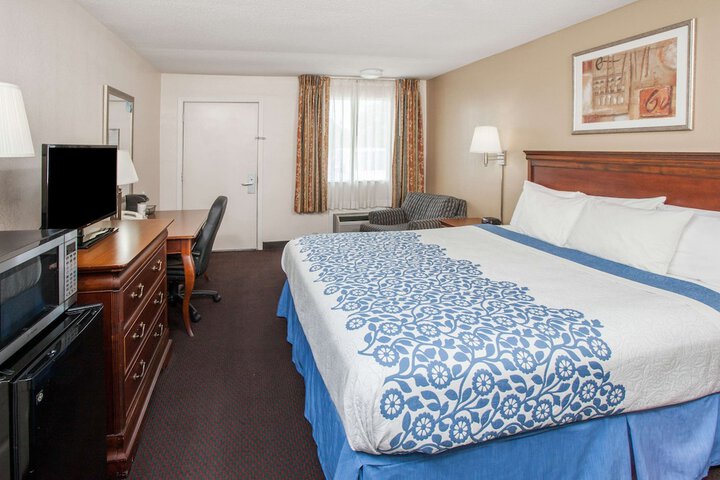 Room 26 of 33