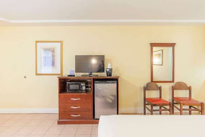 Room 6 of 76