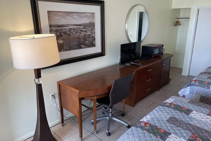 Room 8 of 19