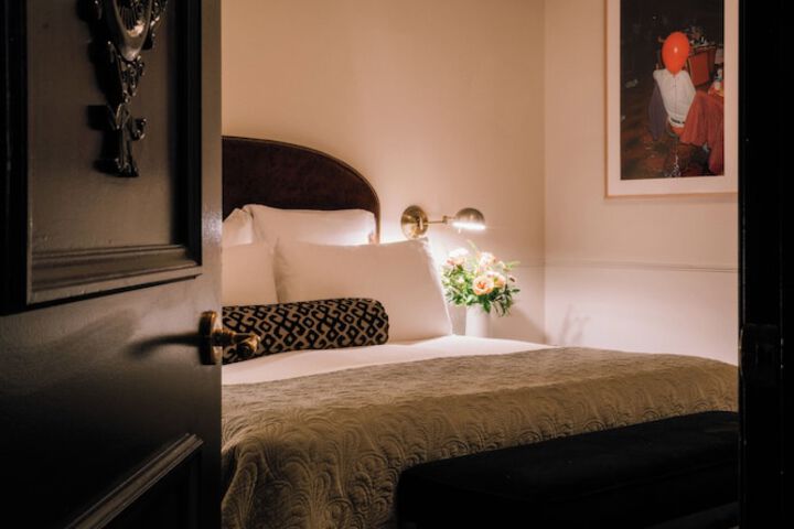 Room 15 of 73