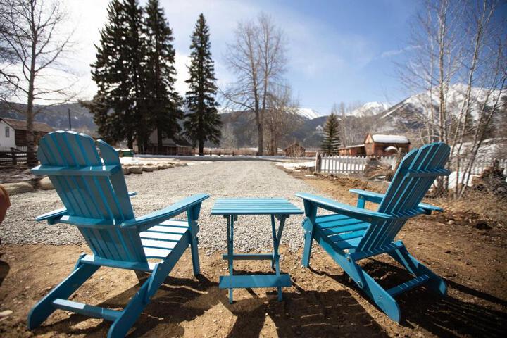 Lake Cabin w / King Bed Foodie Kitchen, & Views