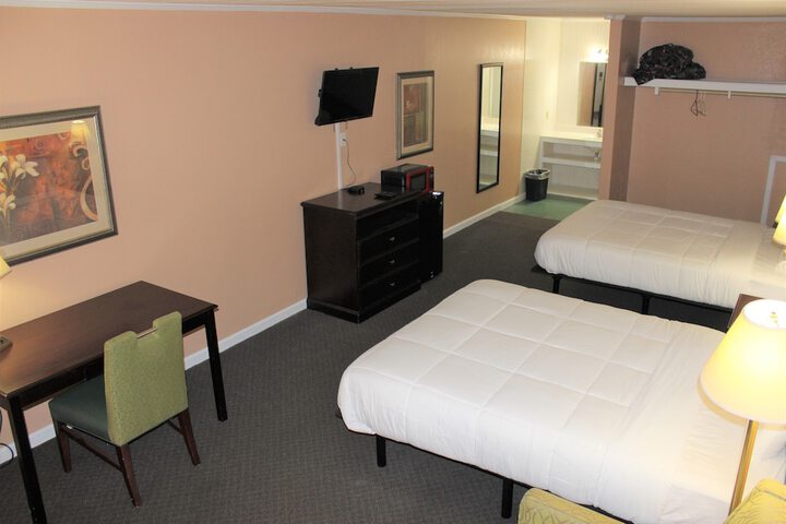 Room 14 of 16