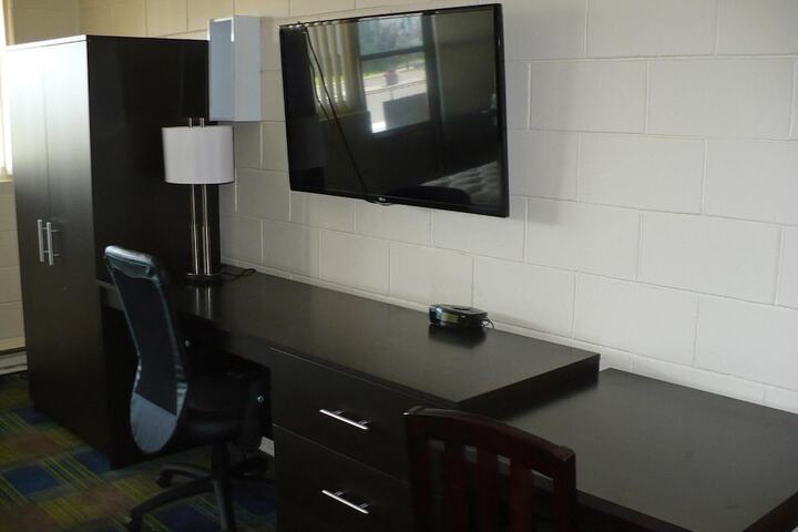 Room 9 of 24
