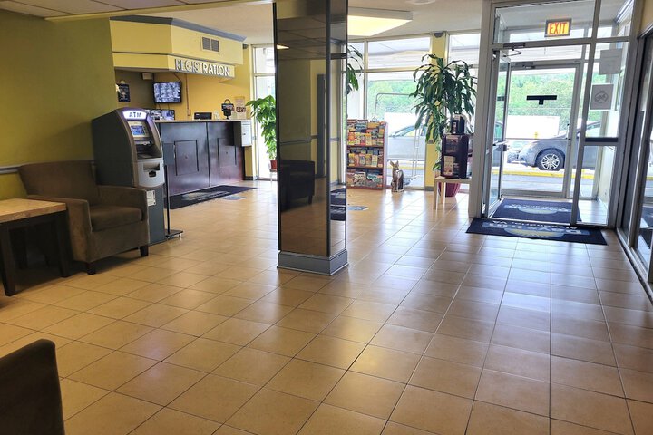 Days Inn by Wyndham Alexandria South
