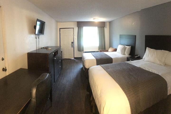 Room 6 of 13