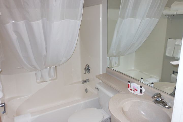 Room 34 of 48