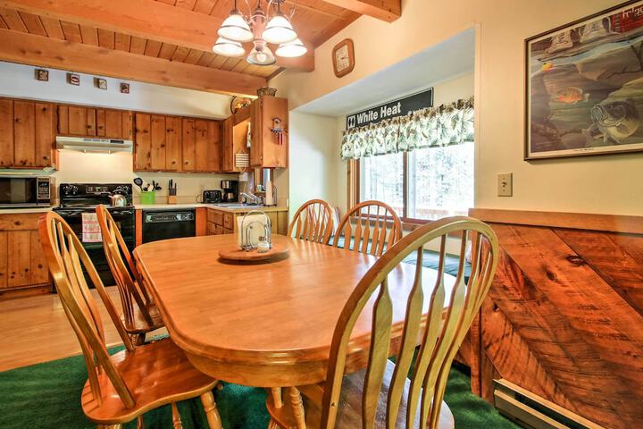 Cozy Bartlett Townhome 3 Mi to Attitash Mountain