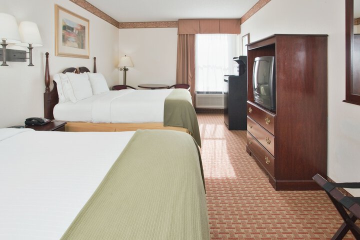 Room 10 of 20