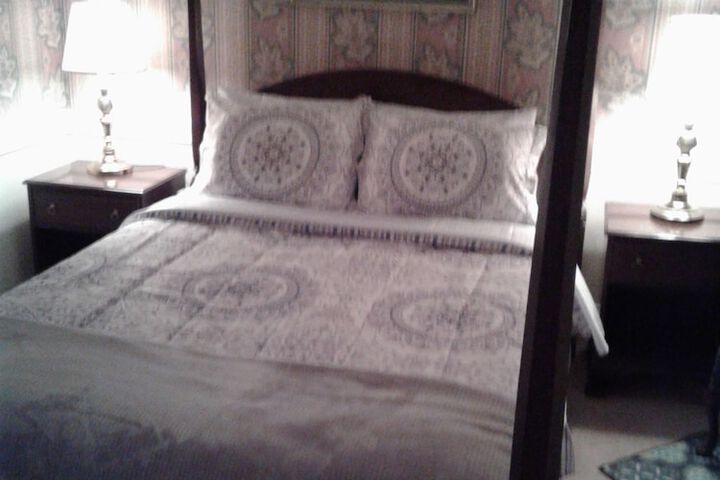 Room 6 of 42