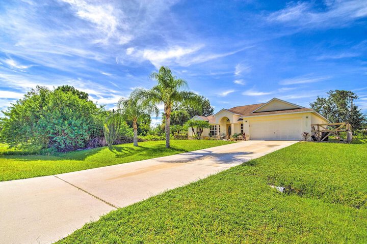 banzai Palm Bay Home Near Parks & Beaches!