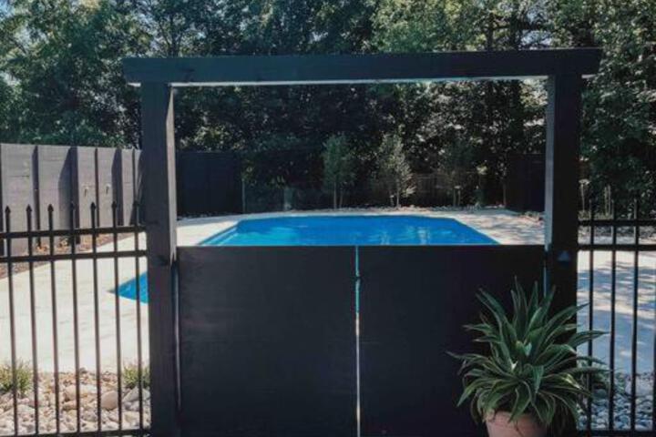 Ode to the 70's creative private home with pool