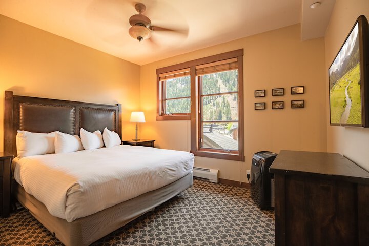 Room 40 of 238