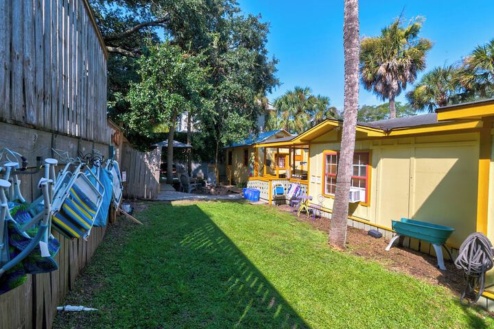 Beachside Boutique Inn – Folly Beach Rooms & Private Cottages