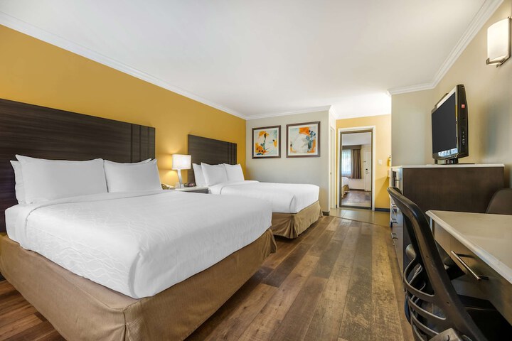 Best Western Plus Orange County Airport North