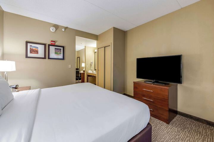Room 27 of 63