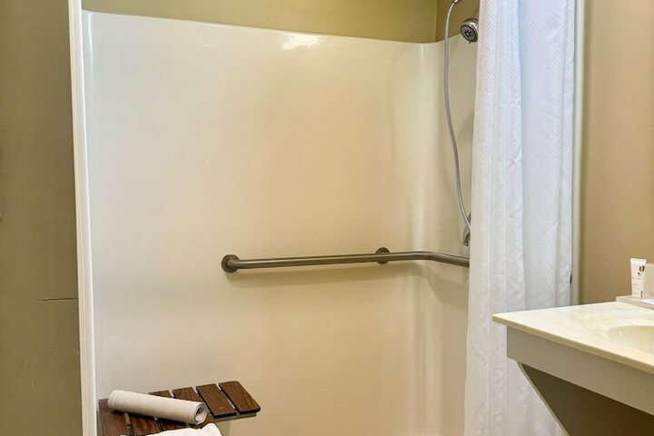 Room 18 of 37