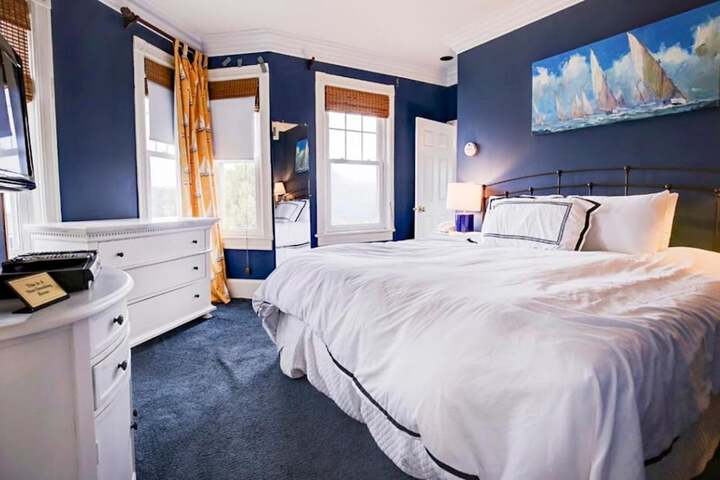 Room 120 of 191
