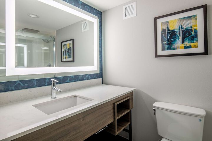 Room 21 of 30