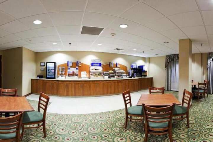 Holiday Inn Express Hotel & Suites Pittsburgh West Mifflin by IHG