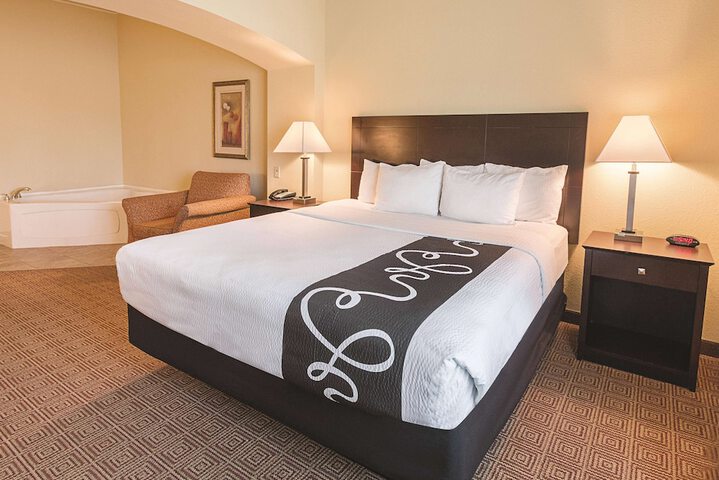 La Quinta Inn & Suites by Wyndham Waxahachie