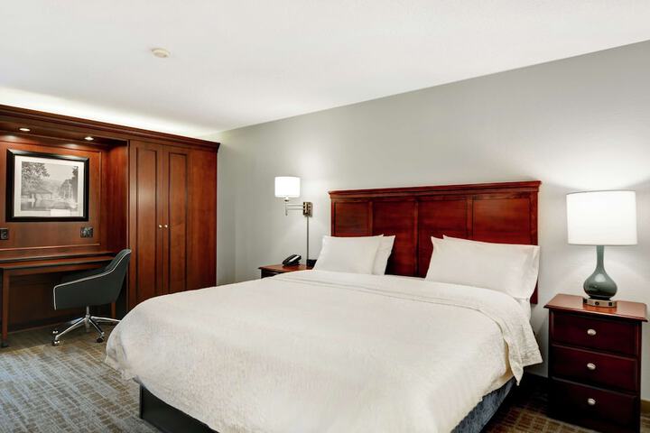 Room 32 of 41