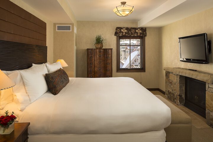 Madeline Hotel & Residences Auberge Collection
