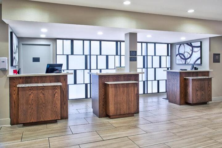 Crowne Plaza Chicago-Northbrook by IHG