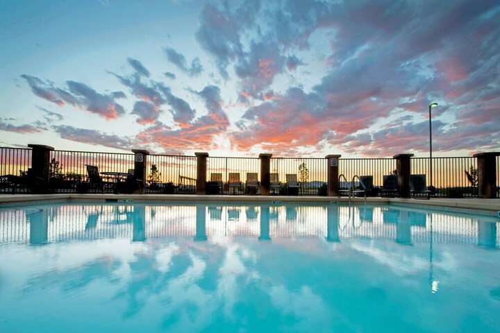 Holiday Inn Express & Suites Willcox by IHG