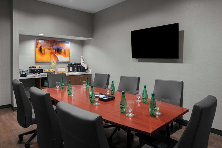 Courtyard by Marriott Los Angeles Burbank Airport