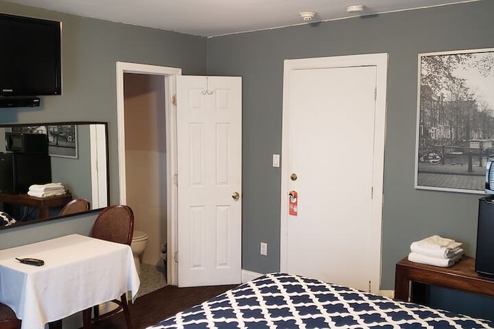 Room 19 of 40