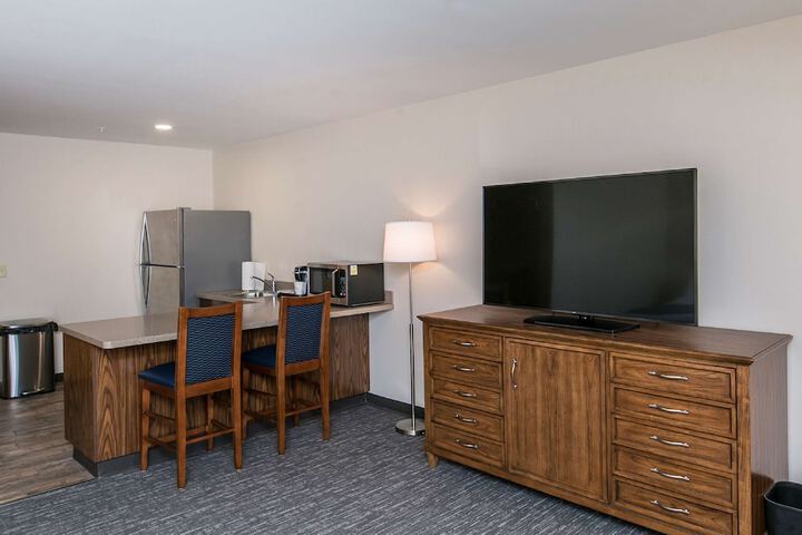 Room 64 of 77