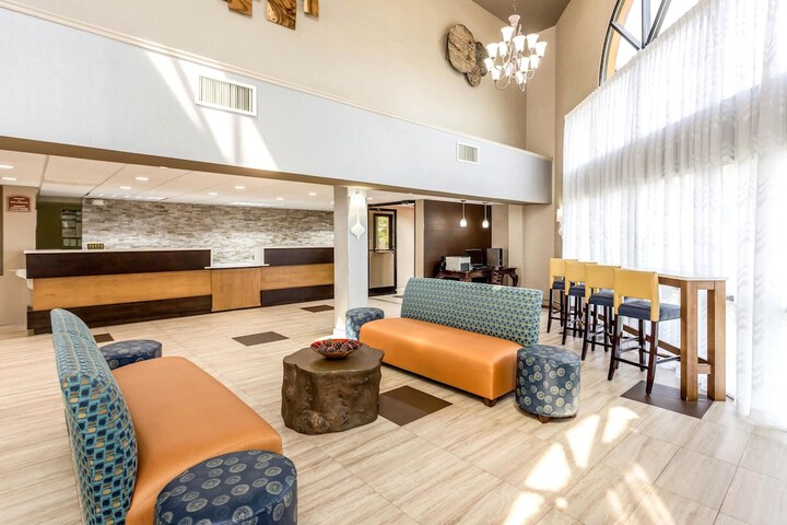 Hotel Interior 7 of 30