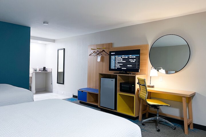 Room 8 of 17