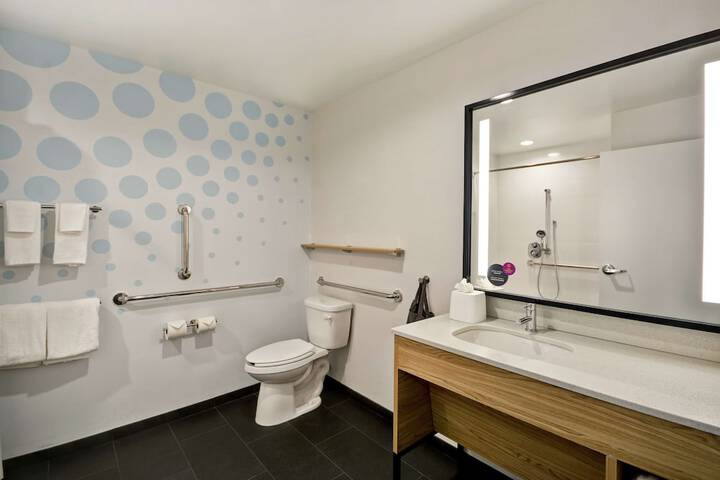 Room 18 of 34