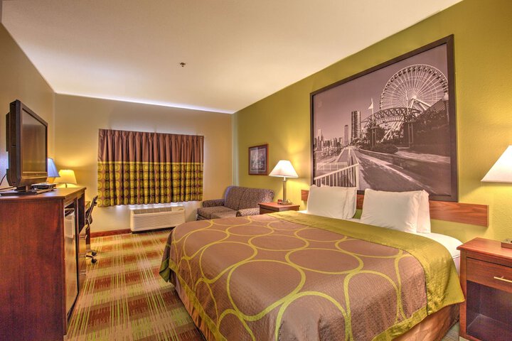 Room 11 of 21