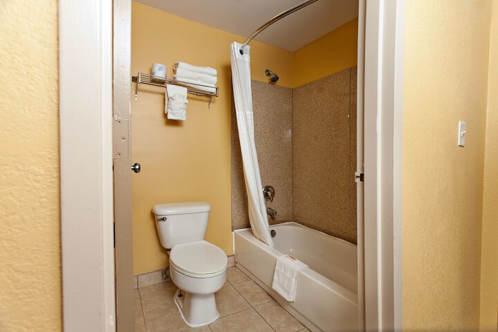 Room 70 of 94