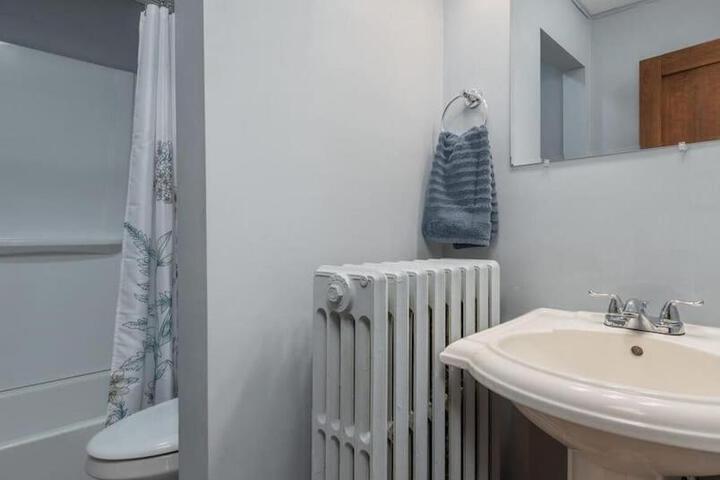 Glencoe-freshly remodeled-pets ok-4 bedrooms-grill