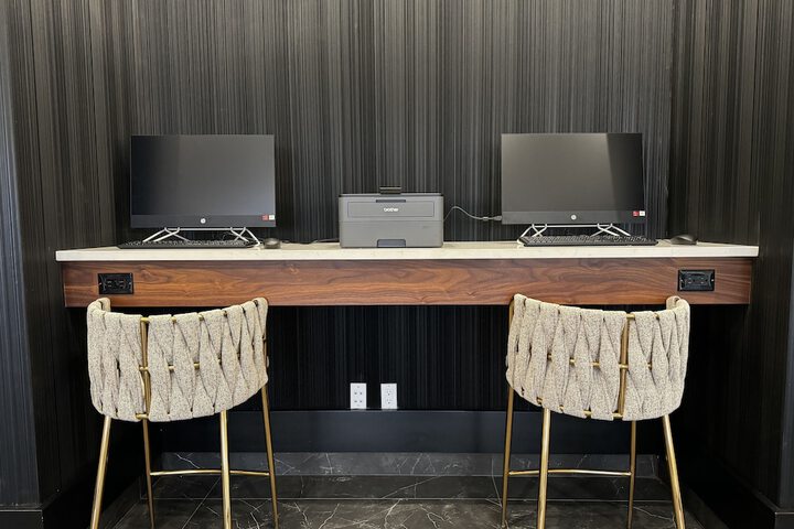 Business Center 44 of 45