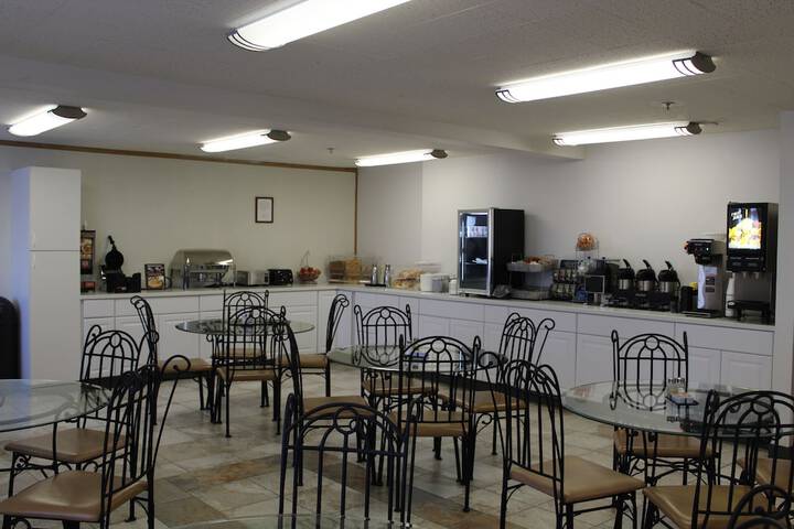 Breakfast/Coffee Service 38 of 43