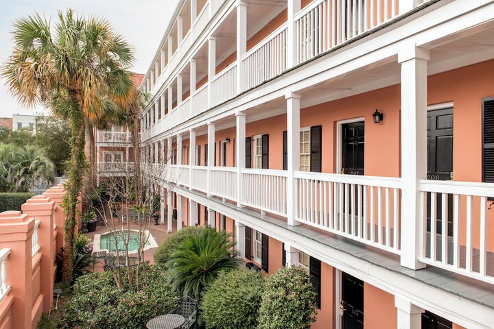 Hotel Exterior 18 of 19