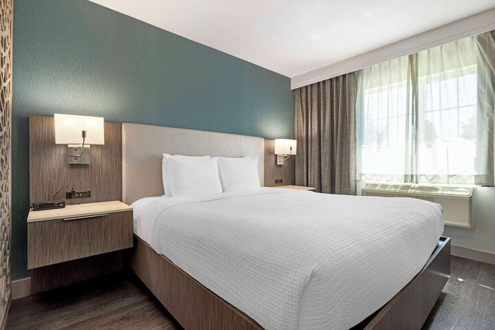 Room 20 of 34