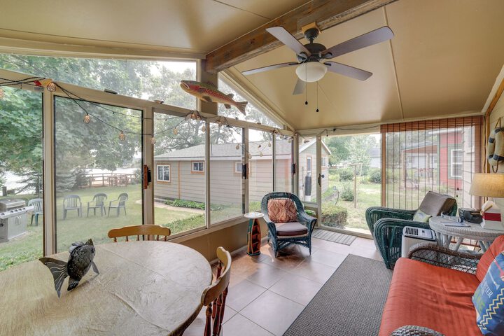 Lakefront Cottage w / Deck Near Indiana Beach!