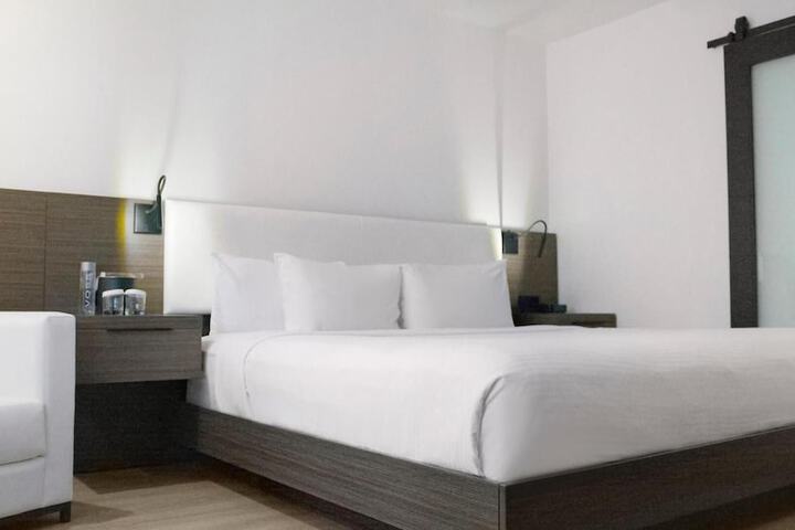 Room 8 of 32