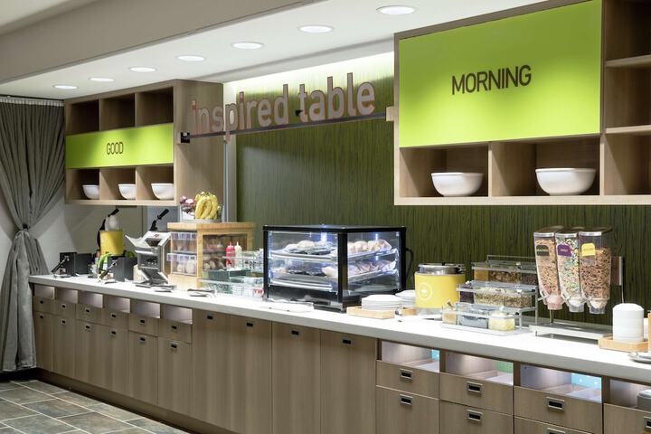 Breakfast/Coffee Service 40 of 51