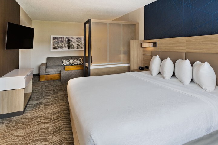 Room 26 of 53